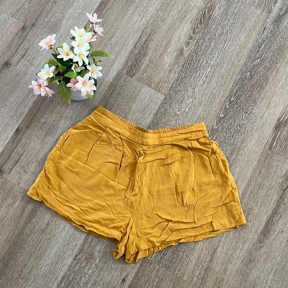 Forever 21 Mustard Yellow Flowy Shorts Size Small